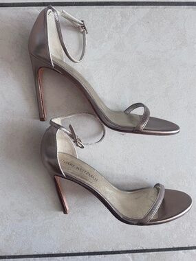 Stuart Weitzman NudistCurve 100 Metallic